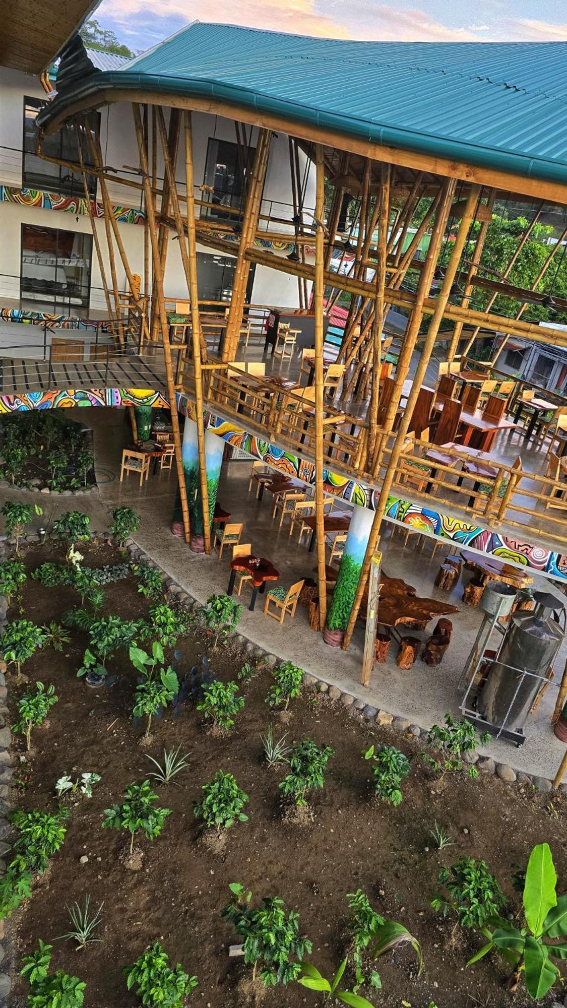 Bonding Coffee Roaster Cafe & Hotel Quepos Exterior photo