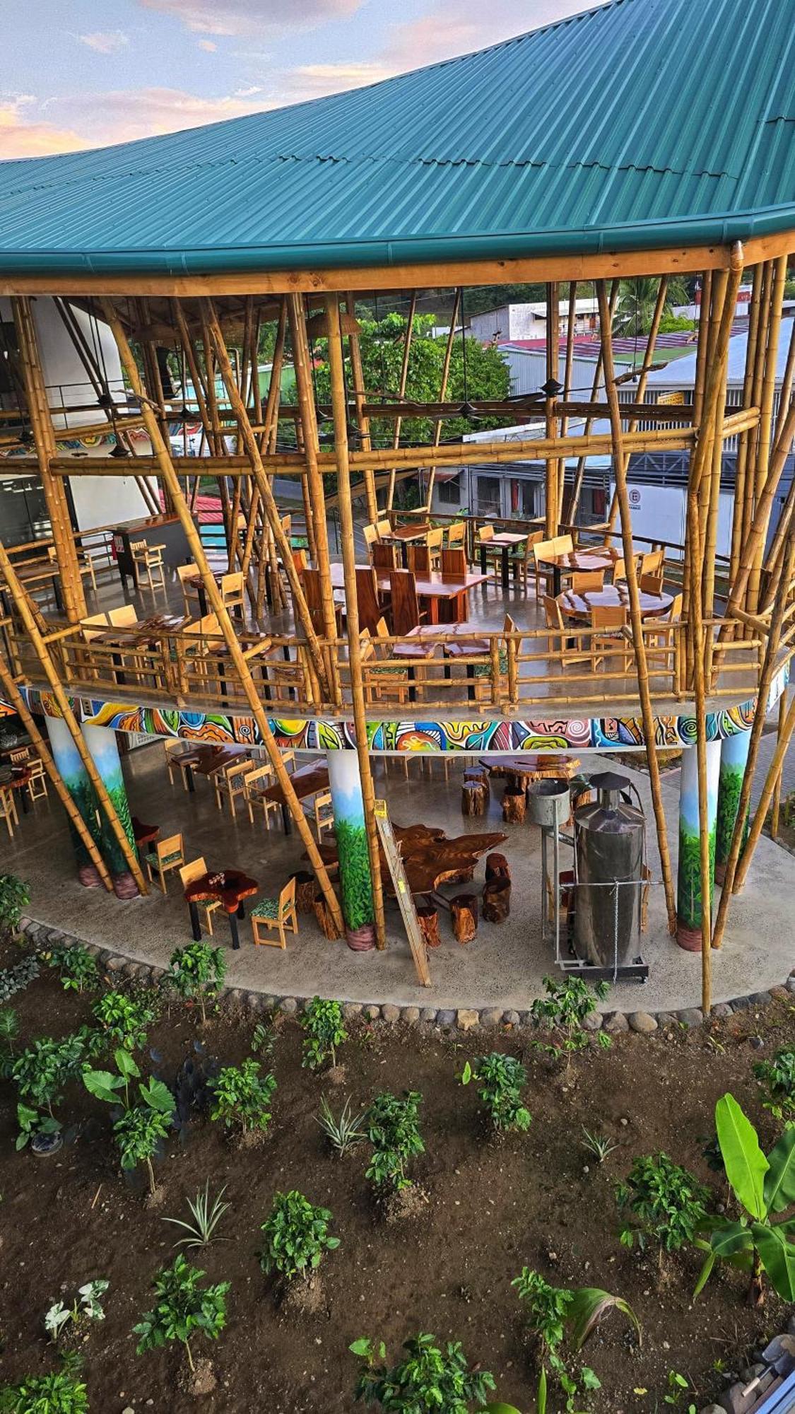 Bonding Coffee Roaster Cafe & Hotel Quepos Exterior photo