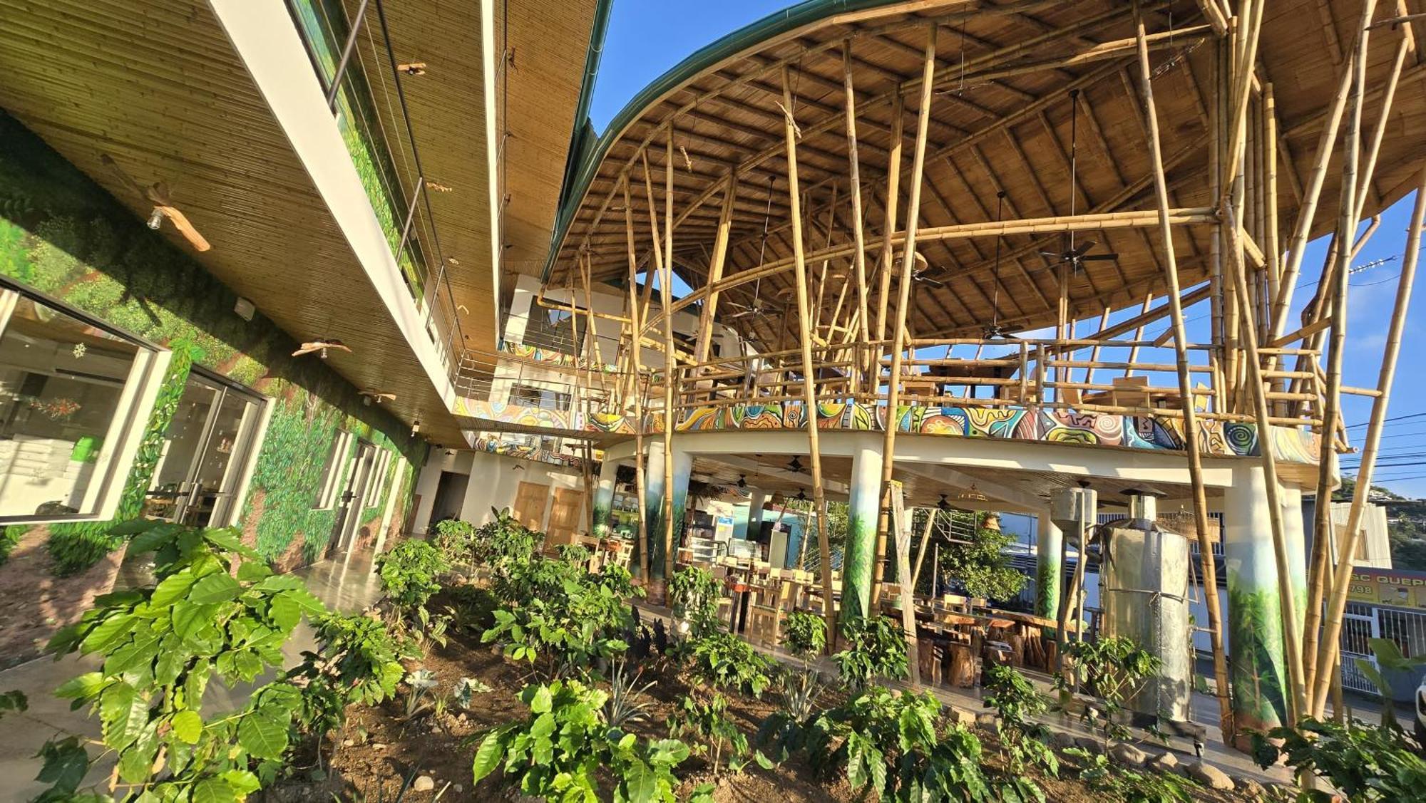 Bonding Coffee Roaster Cafe & Hotel Quepos Exterior photo