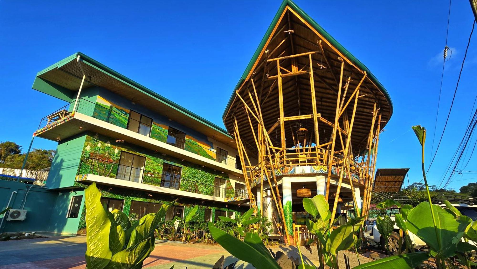 Bonding Coffee Roaster Cafe & Hotel Quepos Exterior photo