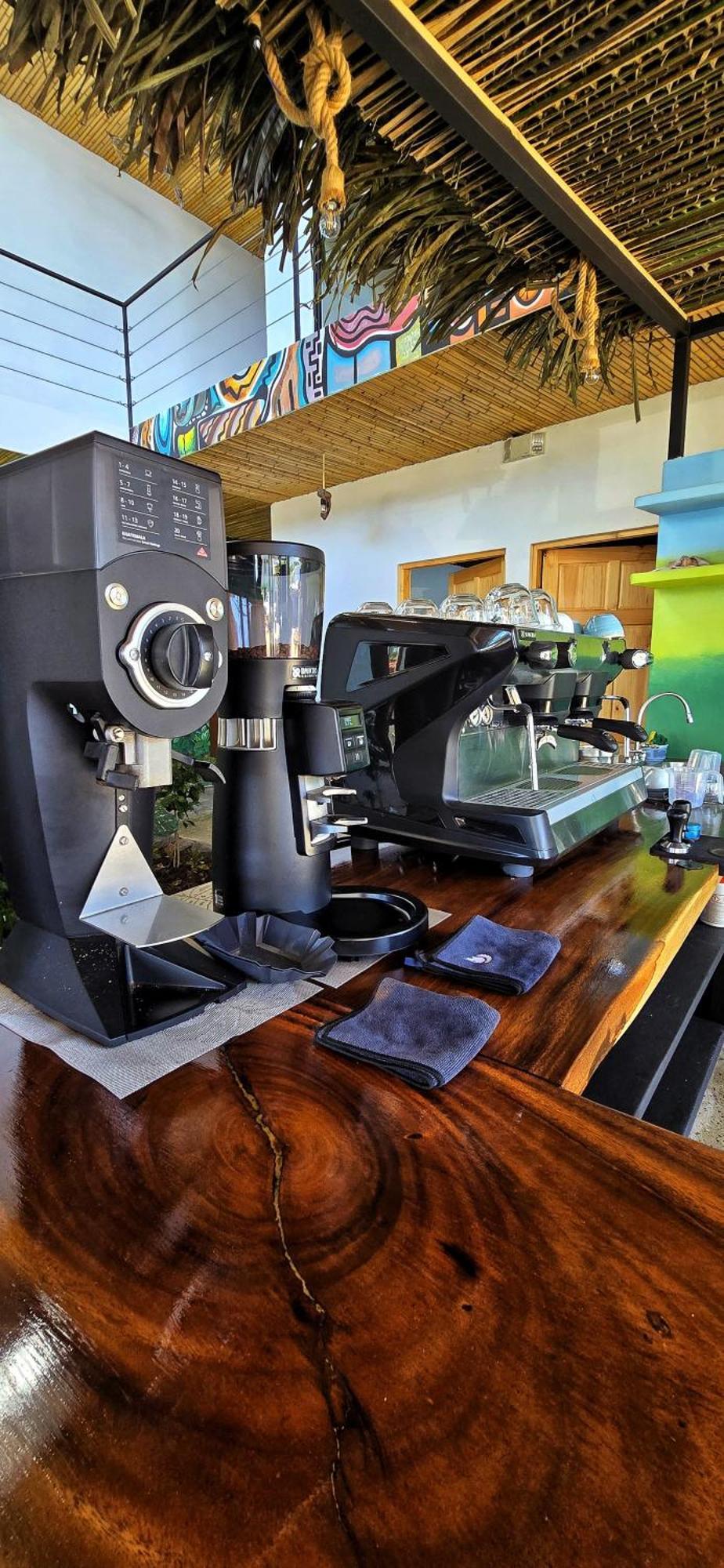 Bonding Coffee Roaster Cafe & Hotel Quepos Exterior photo