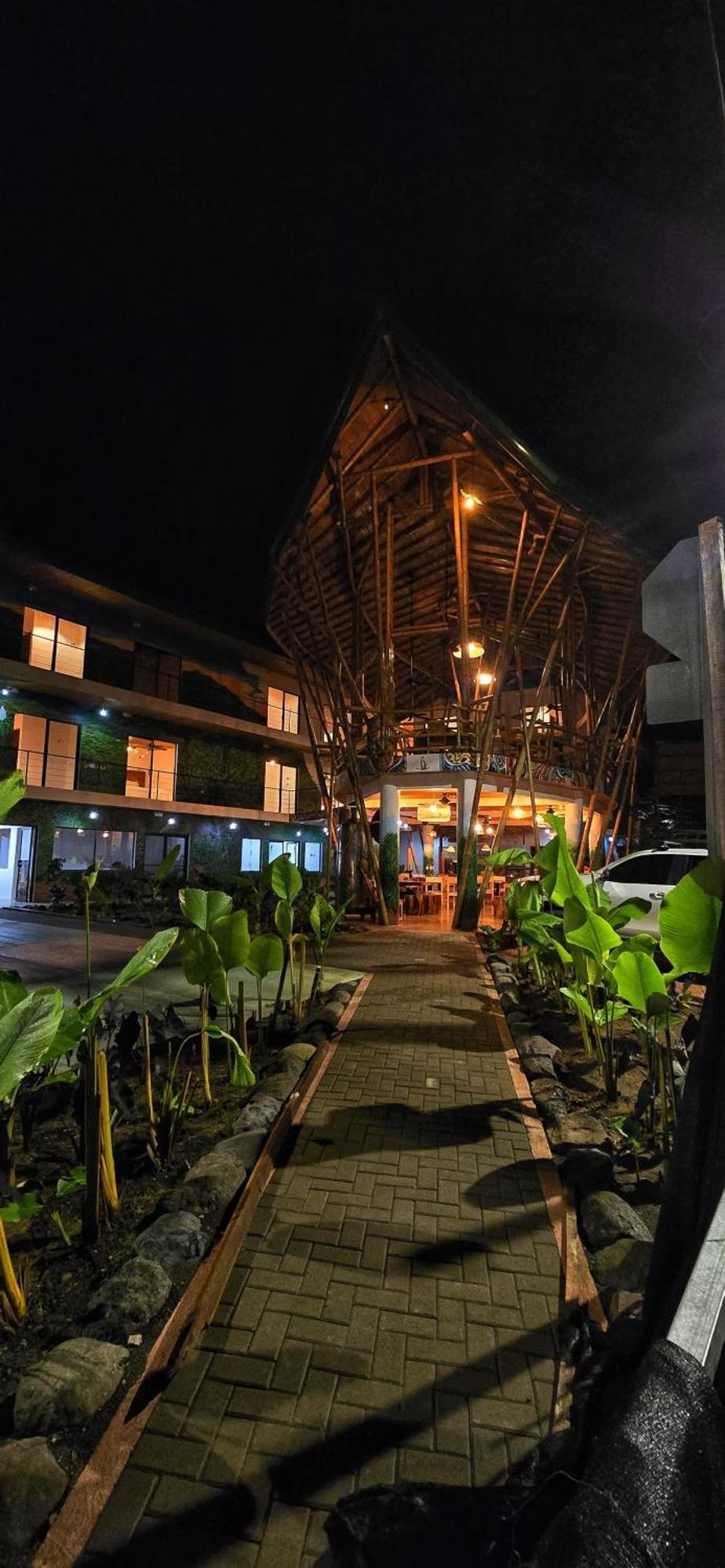 Bonding Coffee Roaster Cafe & Hotel Quepos Exterior photo