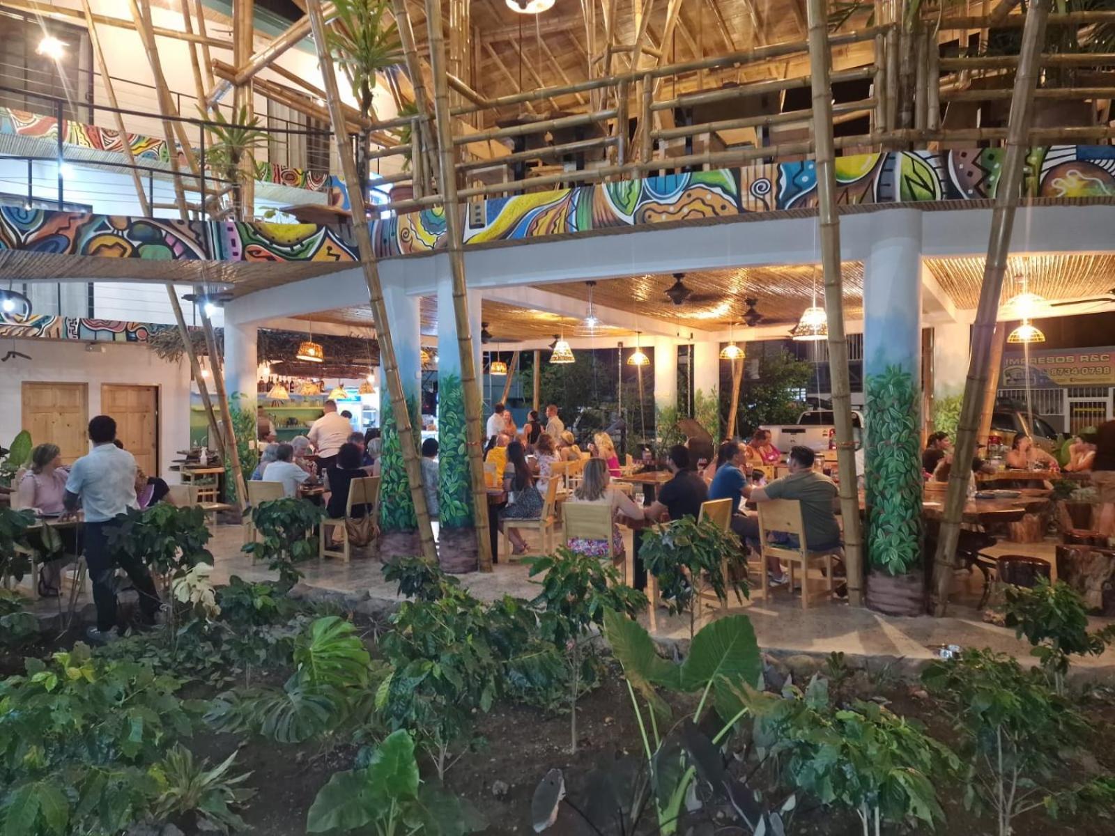 Bonding Coffee Roaster Cafe & Hotel Quepos Exterior photo