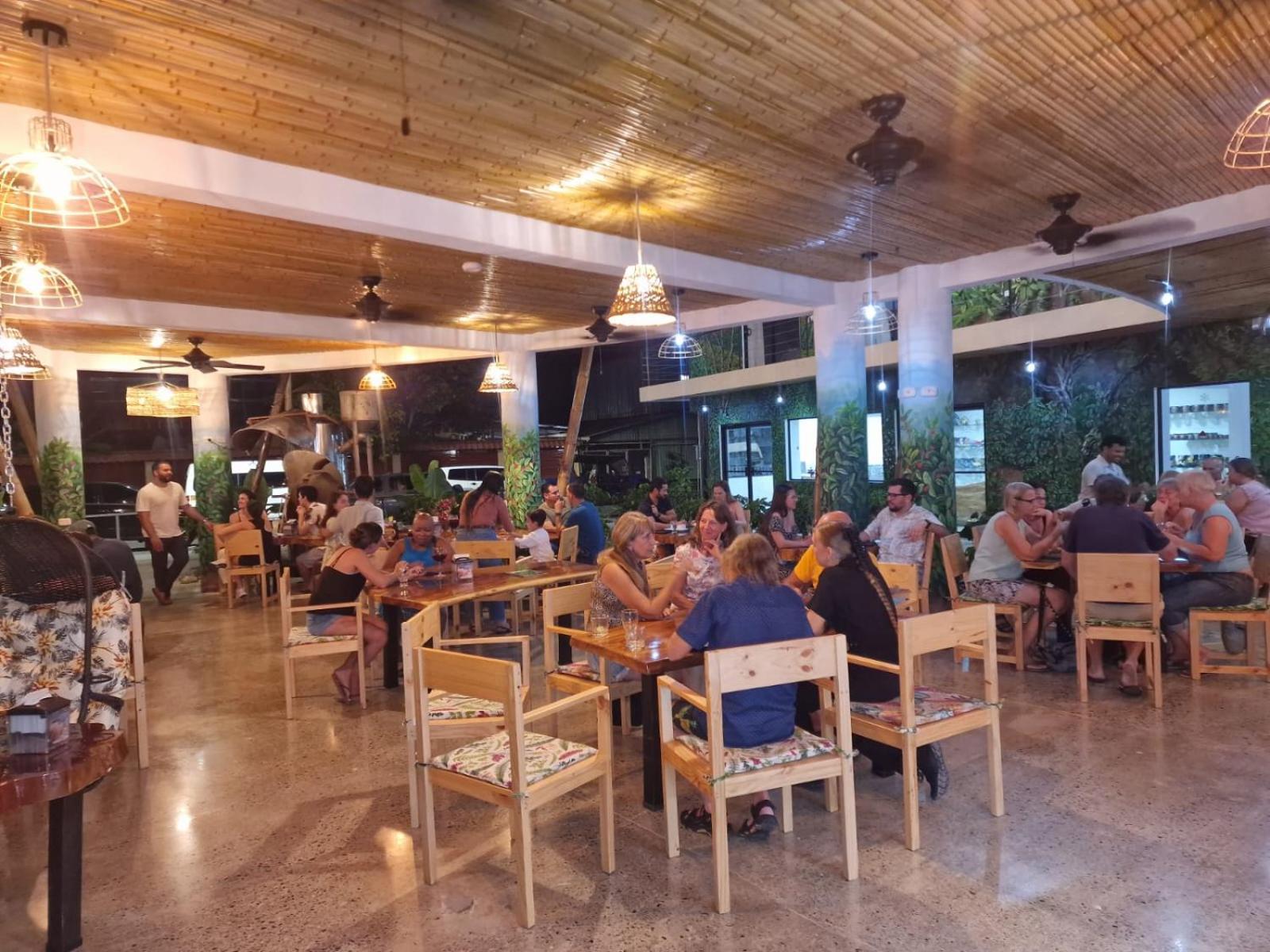 Bonding Coffee Roaster Cafe & Hotel Quepos Exterior photo