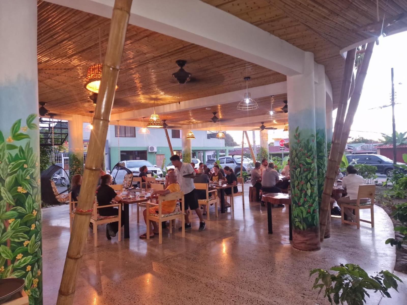 Bonding Coffee Roaster Cafe & Hotel Quepos Exterior photo