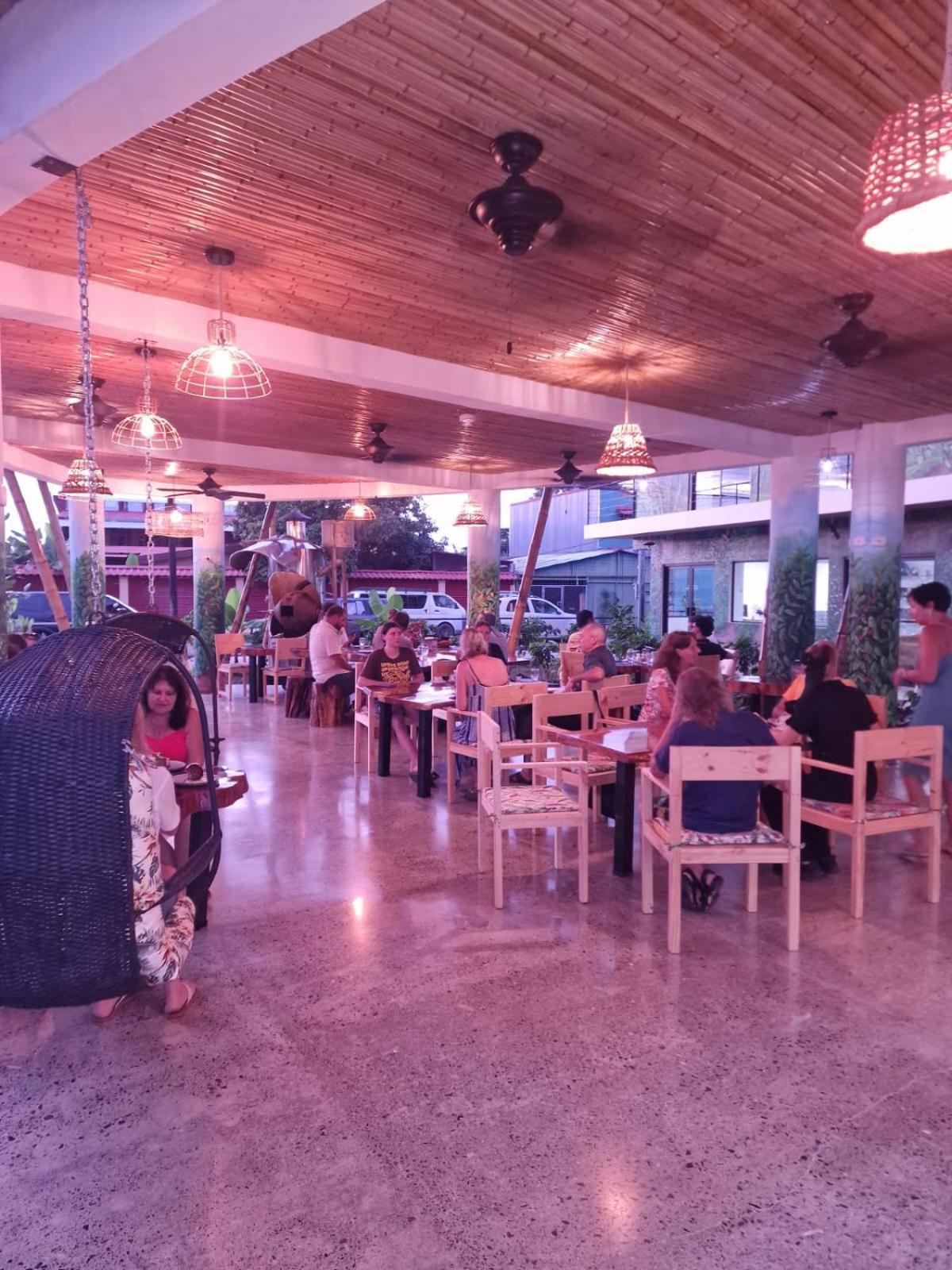 Bonding Coffee Roaster Cafe & Hotel Quepos Exterior photo