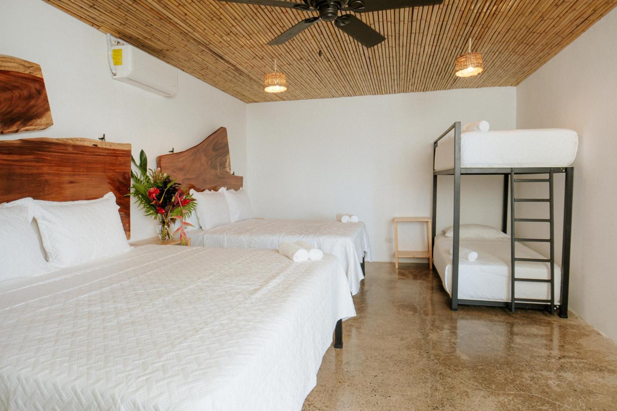 Bonding Coffee Roaster Cafe & Hotel Quepos Exterior photo